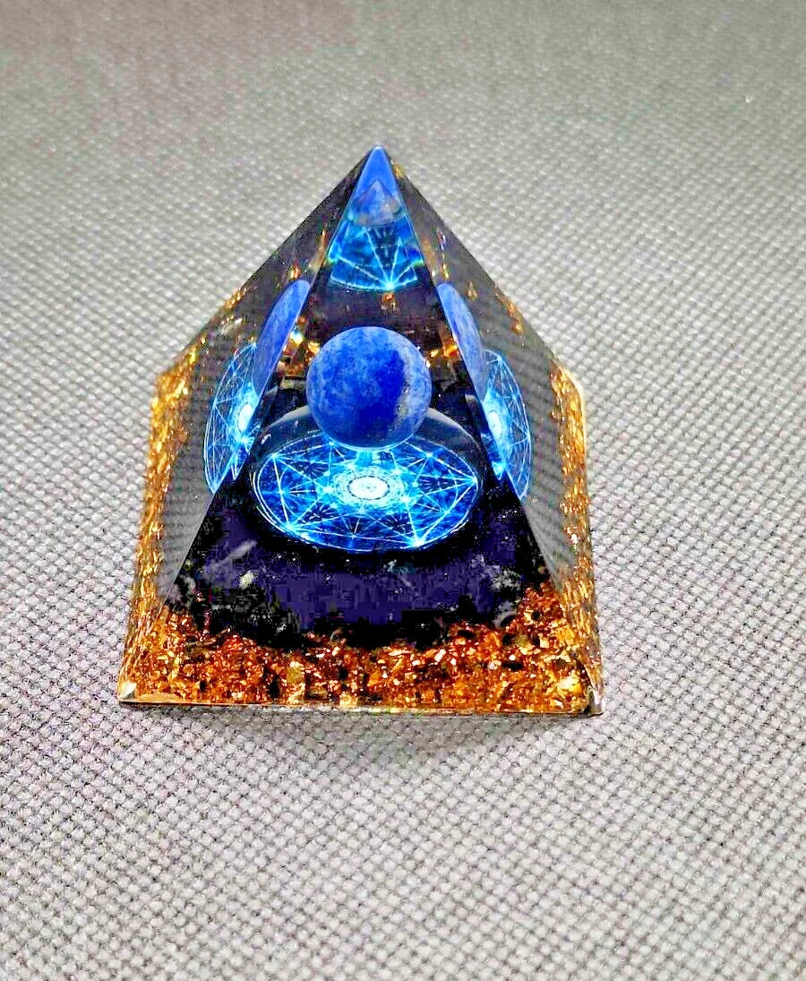 Apatite Pyramid Stone for Chakra Healing - Epic Entertainers