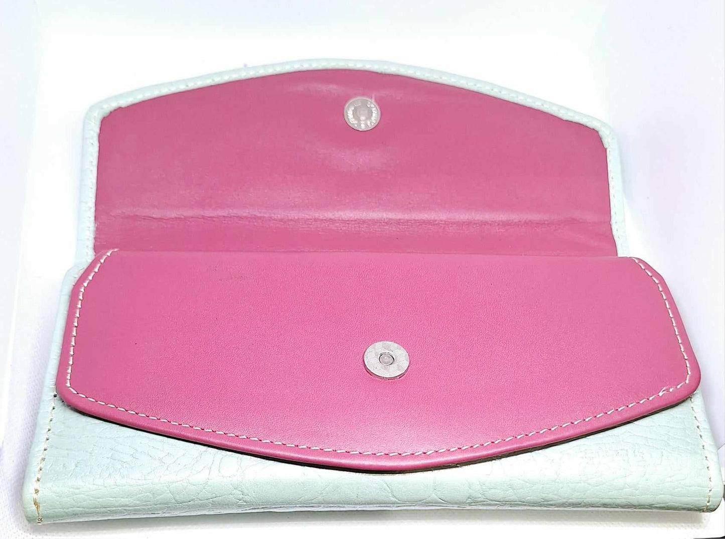 Elegant Light Green & Pink Crocodile Print Leather Handbag – Stylish